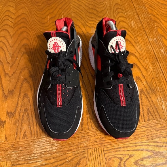 Nike Air Huarache Black Red White Bred Sneakers Men 8 or Women's 9.5 318429-016 - Picture 4 of 16
